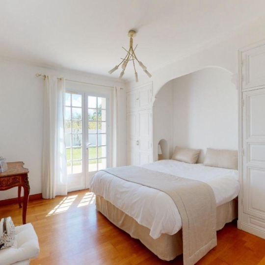  AGENCE IMMOBILIERE DE L'HOTEL DE VILLE : House | LA ROCHELLE (17000) | 220 m2 | 998 000 € 