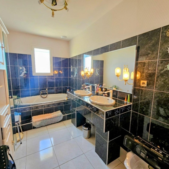  AGENCE IMMOBILIERE DE L'HOTEL DE VILLE : Maison / Villa | LA ROCHELLE (17000) | 77 m2 | 70 000 € 
