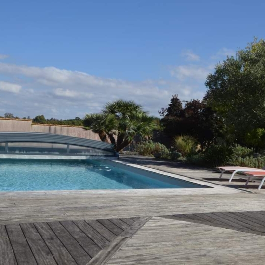  AGENCE IMMOBILIERE DE L'HOTEL DE VILLE : House | AYTRE (17440) | 150 m2 | 695 000 € 