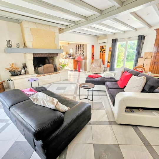  AGENCE IMMOBILIERE DE L'HOTEL DE VILLE : House | AYTRE (17440) | 150 m2 | 695 000 € 