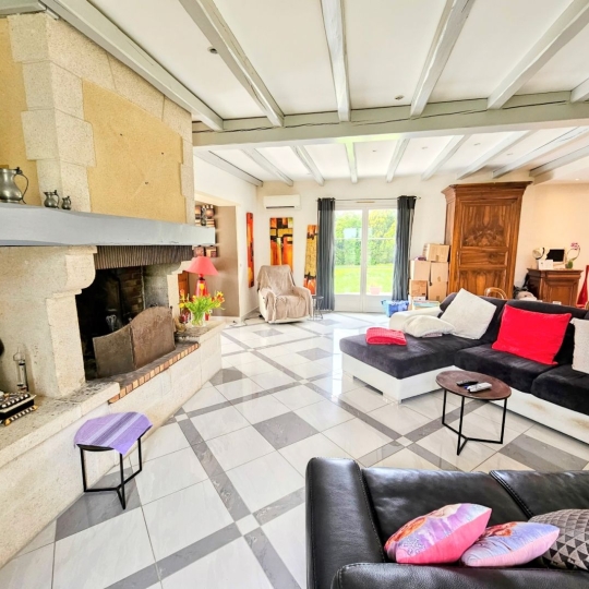  AGENCE IMMOBILIERE DE L'HOTEL DE VILLE : House | AYTRE (17440) | 150 m2 | 695 000 € 