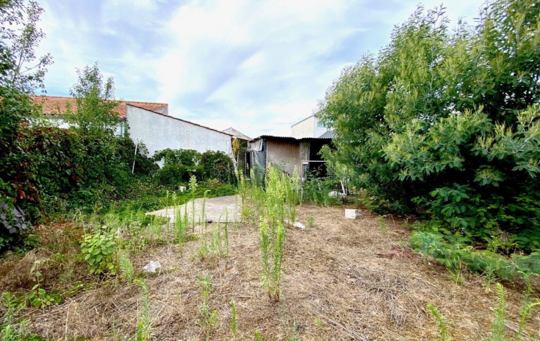 AGENCE IMMOBILIERE DE L'HOTEL DE VILLE : Office | LA FAUTE-SUR-MER (85460) | 130 m2 | 87 200 € 