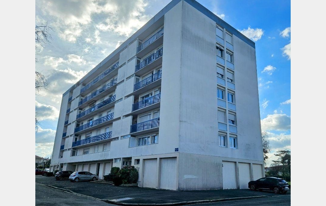 AGENCE IMMOBILIERE DE L'HOTEL DE VILLE : Appartement | ROCHEFORT (17300) | 60 m2 | 79 933 € 
