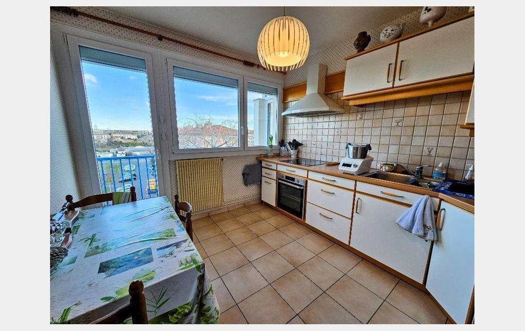 AGENCE IMMOBILIERE DE L'HOTEL DE VILLE : Appartement | ROCHEFORT (17300) | 60 m2 | 79 933 € 