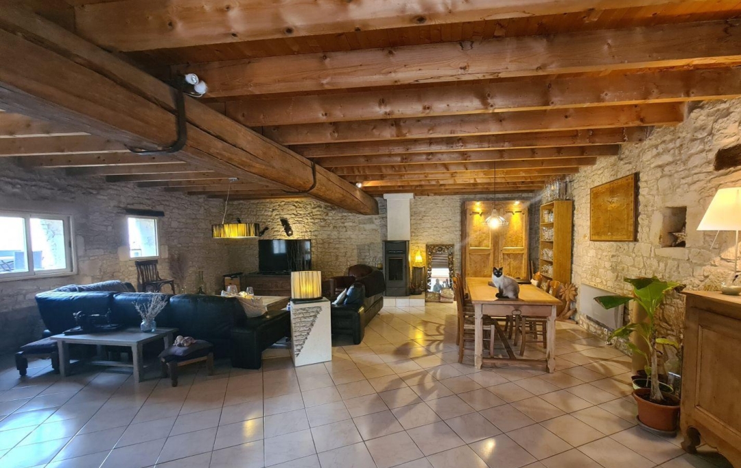 AGENCE IMMOBILIERE DE L'HOTEL DE VILLE : Maison / Villa | SAINTE-SOULLE (17220) | 178 m2 | 416 000 € 