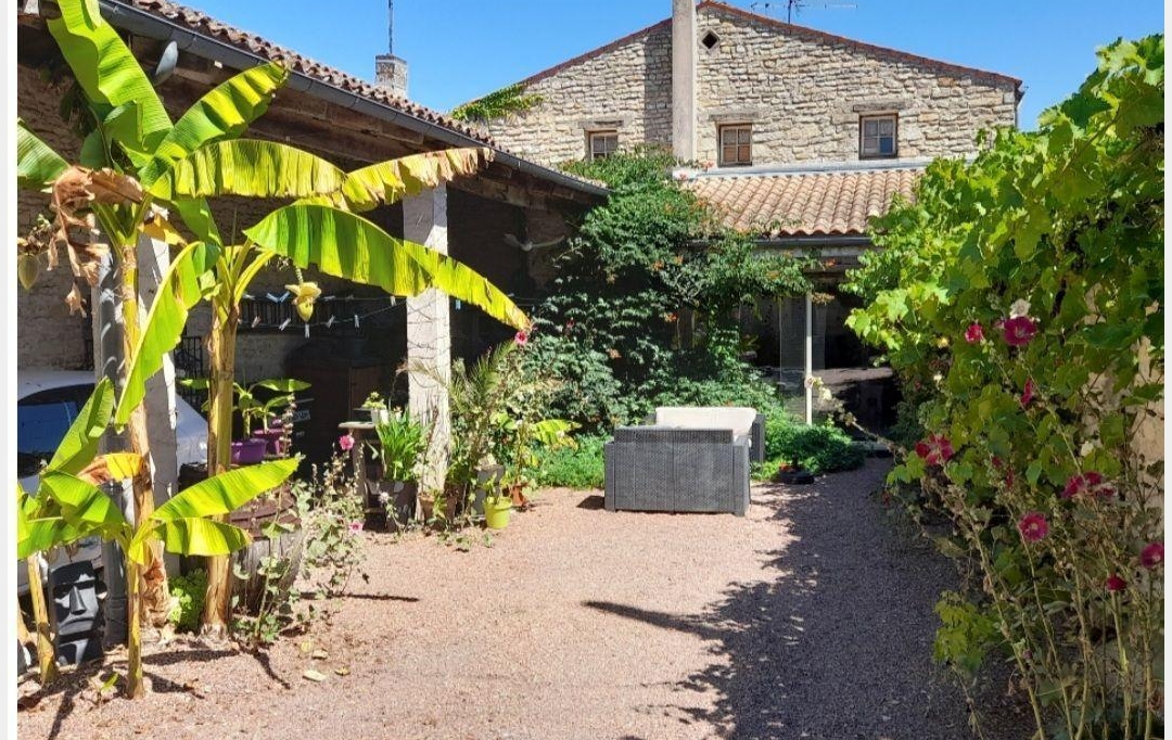 AGENCE IMMOBILIERE DE L'HOTEL DE VILLE : Maison / Villa | SAINTE-SOULLE (17220) | 178 m2 | 416 000 € 