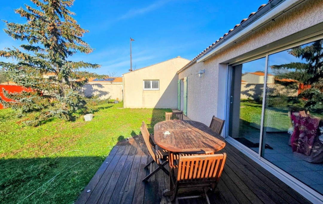 AGENCE IMMOBILIERE DE L'HOTEL DE VILLE : Maison / Villa | LA ROCHELLE (17000) | 77 m2 | 70 000 € 