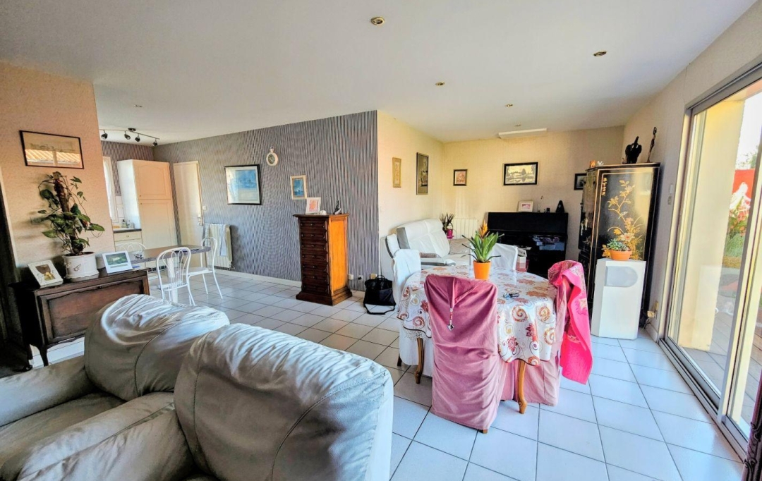 AGENCE IMMOBILIERE DE L'HOTEL DE VILLE : Maison / Villa | LA ROCHELLE (17000) | 77 m2 | 70 000 € 