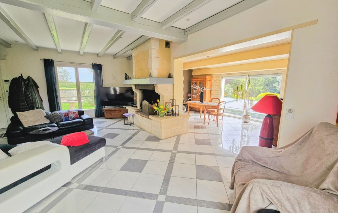 AGENCE IMMOBILIERE DE L'HOTEL DE VILLE : House | AYTRE (17440) | 150 m2 | 695 000 € 