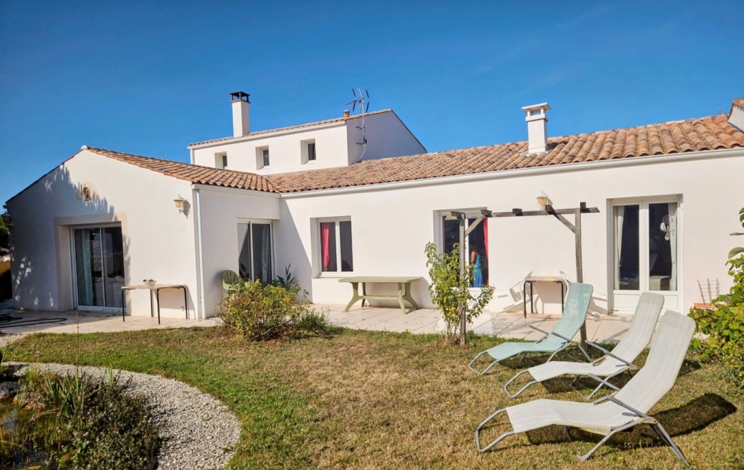 AGENCE IMMOBILIERE DE L'HOTEL DE VILLE : Maison / Villa | MARSILLY (17137) | 195 m2 | 426 000 € 