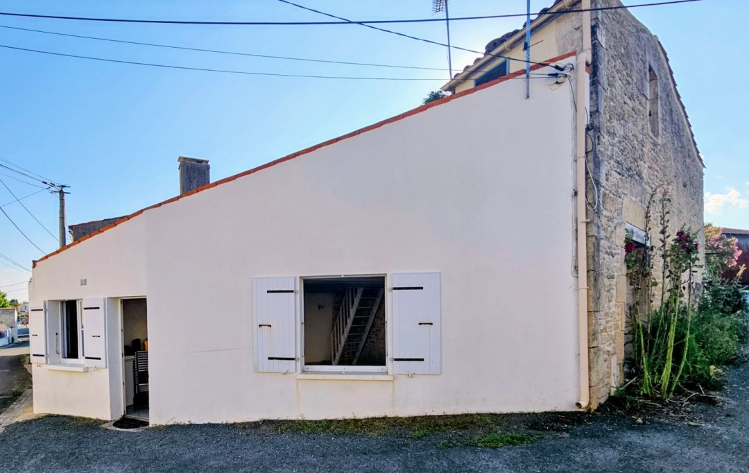 AGENCE IMMOBILIERE DE L'HOTEL DE VILLE : Maison / Villa | AIGREFEUILLE-D'AUNIS (17290) | 32 m2 | 109 000 € 
