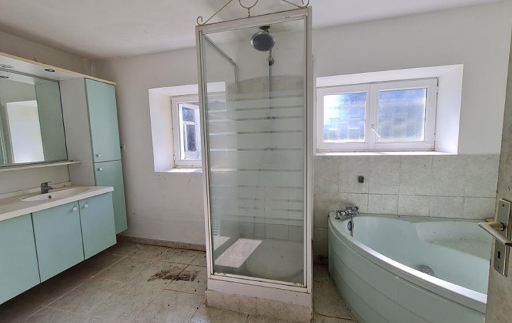 AGENCE IMMOBILIERE DE L'HOTEL DE VILLE : Maison / Villa | PUYRAVAULT (85450) | 130 m2 | 118 000 € 