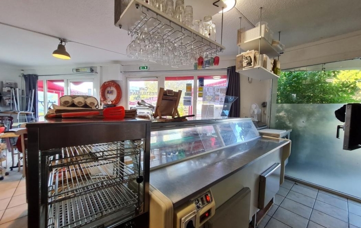 AGENCE IMMOBILIERE DE L'HOTEL DE VILLE : Commerces | LA ROCHELLE (17000) | 124 m2 | 70 200 € 