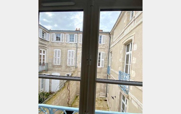 AGENCE IMMOBILIERE DE L'HOTEL DE VILLE : Appartement | LA ROCHELLE (17000) | 53 m2 | 430 500 € 