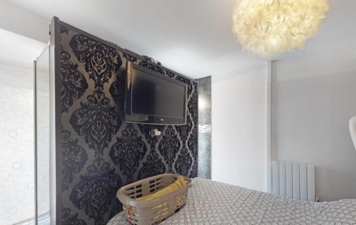 AGENCE IMMOBILIERE DE L'HOTEL DE VILLE : House | SURGERES (17700) | 122 m2 | 332 000 € 