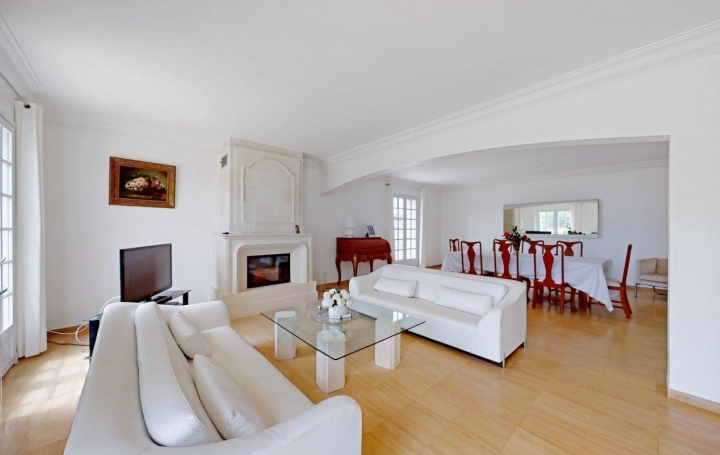 AGENCE IMMOBILIERE DE L'HOTEL DE VILLE : Domain / Estate | LA ROCHELLE (17000) | 220 m2 | 998 000 € 