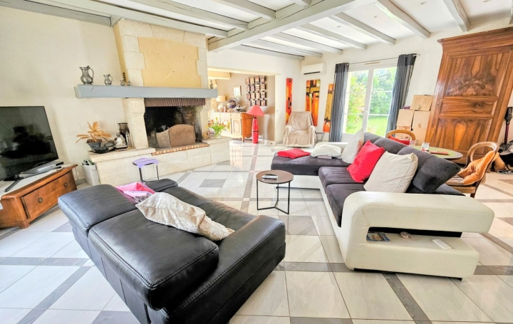  AGENCE IMMOBILIERE DE L'HOTEL DE VILLE Maison / Villa | AYTRE (17440) | 150 m2 | 695 000 € 